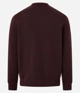 Suéter marrón de punto con textura en zigzag, cuello redondo y manga larga.