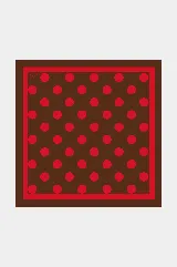 Pañuelo cuadrado de diseño marrón con estampado de lunares rojos.