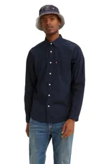 Camisa de hombre Levi's de manga larga, color azul marino con estampado de lunares blancos y bolsillo en el pecho con logo de la marca.