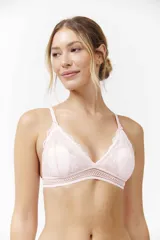 Bralette blanco de encaje con copas triangulares sin aro y breteles finos regulables.