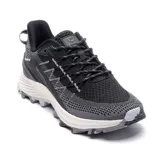 Championes de trail running Merrell con capellada tejida de punto transpirable, diseño con cordones en zigzag laterales para mayor sujeción, estabilizador en el talón, plantilla de EVA termoformada y suela de goma tricolor con gran adherencia.
