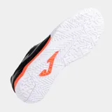 Championes Joma modelo Driw para fútbol sala, color negro con detalles en plateado y suela de goma blanca con refuerzo naranja en el talón.