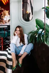 Ballerinas con tejido de relieve en zigzag en tonos verdes, jade y amarillo ribete en contraste. Con plantilla intercambiable de lana y piel.