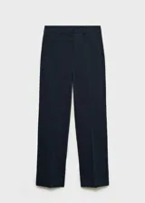 Pantalón de corte recto y diseño crop, color negro, con trabillas en la cintura, dos bolsillos laterales y cierre frontal de gancho y cremallera.