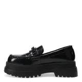 Mocasines de plataforma estilo chunky, color negro con acabado brillante. Presentan una tira decorativa sobre el empeine con detalle de cadena integrada y suela de goma dentada de gran volumen.