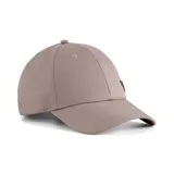 Gorra tipo baseball Puma, color rosa viejo, con logo metálico pequeño en el panel frontal y visera curva.