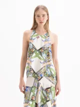 Top de cuello halter, sin mangas, con estampa multicolor de cactus y flores.