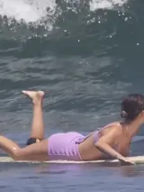 Short de baño negro de lycra con forro interno.