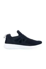 Championes deportivos Topper Mamba, color negro con suela blanca.