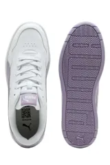 Championes de plataforma Puma modelo Court Lally Skye, color blanco con detalles en lila en la franja lateral, lengüeta y suela.