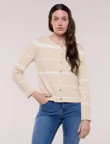 Cardigan tejido de punto fino marca Elie Tahari, en color beige con rayas horizontales blancas. Presenta escote redondo, cierre frontal con botones metálicos y mangas largas.