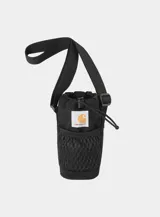 Bandolera portabotellas Carhartt WIP modelo Egerton, color negro con cierre superior ajustable con cordón y bolsillo frontal de malla. Incluye correa ajustable para el hombro y parche con el logo de la marca.