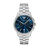 Reloj de pulsera Emporio Armani modelo Dario con caja y malla de acero inoxidable plateado. Presenta una esfera azul con acabado sunray, índices plateados, subesferas de cronógrafo y ventana de fecha a las seis.