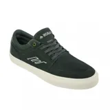 Championes de skate Emerica modelo The Hoban, color negro con detalles en verde y suela blanca. Presentan un diseño de perfil bajo con costuras reforzadas en la puntera y ojal superior metálico dorado.