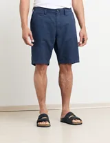 Bermuda verde militar de lino.