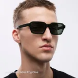 Lentes de sol unisex de forma cuadrada, color verde oscuro, con lentes polarizadas de categoría 3 y protección UV 400.