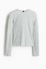 Top de manga larga ajustado al cuerpo en tejido de punto pointelle gris melange. Presenta cuello redondo y puños con terminación en picot.