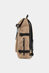 Mochila Carhartt modelo Philis de diseño roll-top en color marrón tostado. Cuenta con un compartimento principal con cierre de hebilla, bolsillo frontal con solapa y cierre vertical, bolsillos laterales de malla y correas de ajuste laterales.