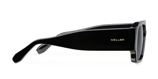 Lentes de sol con diseño oversized de estilo aviador con doble puente y frontal flat-top. Montura negra con lentes polarizadas oscuras.