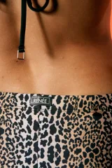 Short de lycra estampada con diseño de leopardo y cintura elastizada.