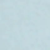 Polo celeste de piqué de algodón orgánico, corte recto, cuello con solapa y logo bordado en el pecho.