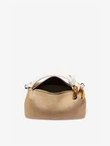 Bolso bandolera color arena de JW Anderson con detalles dorados y correa blanca.