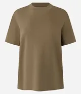 Remera básica Marfinno de cuello redondo y manga corta, confeccionada en algodón peruano con acabado suedine.