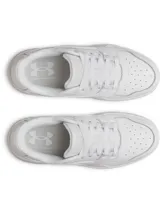 Championes Under Armour modelo W Flex de color blanco, con capellada de cuero prémium, entresuela de EVA y suela exterior de goma.