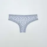 Pack de tres braguitas brasileñas de microfibra con encaje. Una es azul con lunares blancos, otra es rosa y la tercera es azul marino con estampado floral blanco.