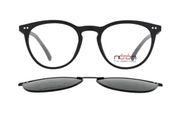 Lentes de receta con armazón de acetato color negro mate y sistema clip-on magnético con lentes solares polarizados.