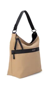 Cartera tipo hobo de tamaño grande en color beige, con detalles en negro. Presenta una franja horizontal negra con el logo de la marca, asa corta de hombro y correa larga desmontable. Incluye bolsillo frontal con cierre oculto y bolsillo trasero.