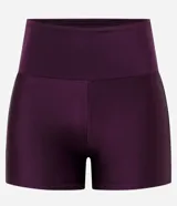 Bermuda deportiva de microfibra color violeta, tiro alto con cintura elástica y corte ajustado.