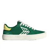 Championes Cariuma Catiba Pro 2.0 color verde con detalles en blanco y amarillo.