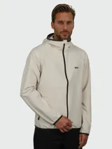 Campera técnica con capucha de la marca Boss, en color beige claro. Presenta cierre frontal completo en contraste negro, mangas largas con terminaciones elásticas y logo de la marca estampado en el pecho.