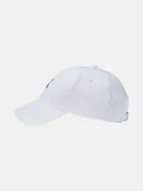 Gorra de béisbol Calvin Klein color blanco con visera curva y logo 'ck' bordado en negro en el frente. Cuenta con cierre ajustable en la parte posterior.