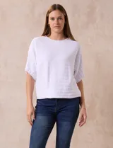 Buzo blanco en tejido acanalado marca Ninety, con mangas cortas japonesas.