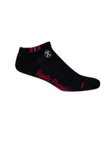 Medias tobilleras de algodón color negro, con logo de la marca bordado en el lateral y detalle de rayas rojas y grises en el borde superior.
