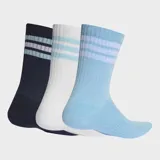 Pack de tres pares de medias acolchadas Adidas de largo clásico, con diseño de tres rayas en la parte superior y logo de la marca en la puntera. Incluye un par negro, un par blanco y un par celeste.