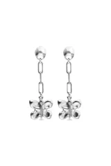 Pendientes colgantes de aleación metálica bañados en plata, con diseño de cadena de eslabones y dije de mariposa en el extremo.