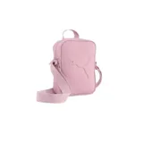 Riñonera Puma Buzz Portable color rosa, con logo de la marca en relieve.