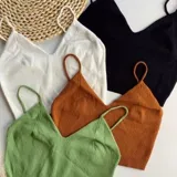 Crop top tejido de punto acanalado con breteles finos.