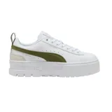 Championes Puma modelo Mayze, con diseño urbano de plataforma alta, color blanco y detalles en verde militar en el lateral y talón.