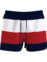 Short de baño con diseño de bloques de color horizontal en azul marino, blanco y rojo. Cuenta con cintura elástica con cordón ajustable y forro interior.