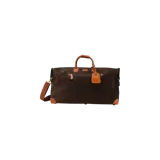 Bolso de viaje tipo duffel de Bric's, confeccionado en material efecto ante de color marrón con detalles en cuero tostado, asas de mano y correa ajustable para el hombro.