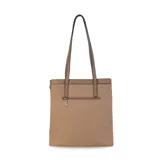 Cartera tipo tote de estructura vertical, color negro, con doble asa larga para llevar al hombro y correa desmontable y regulable. Cuenta con bolsillo frontal exterior de fácil acceso y detalles de costuras visibles.