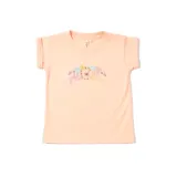 Remera de manga corta color naranja con cuello redondo y estampa frontal con el logo de la marca y motivos florales.