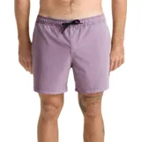 Short de baño color lila con cintura elástica ajustable mediante cordón negro en contraste.