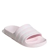 Sandalias de baño Adidas Adilette, color rosa claro con las tres bandas clásicas de la marca en color blanco en la tira ancha superior.