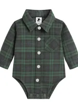 Body camisa a cuadros verde y gris con cuello clásico, cierre frontal con botones y manga larga.