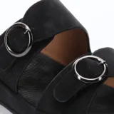 Sandalia de mujer Lady Confort Bertrand color beige claro, con tiras y hebilla dorada.